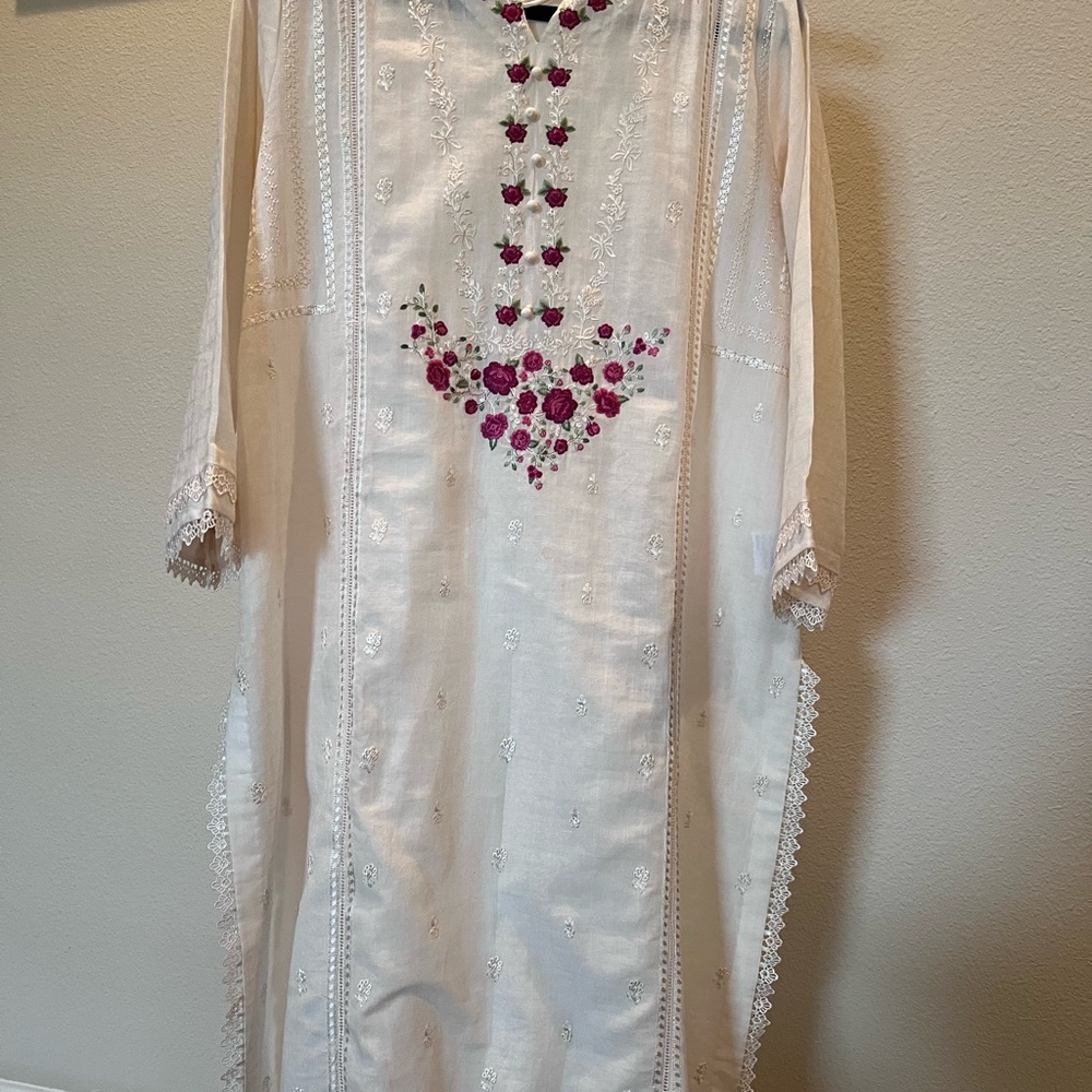Off White AghaNoor’s Kurta